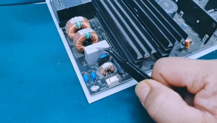 如果安规电容在电源线路板上坏了有什么影响？