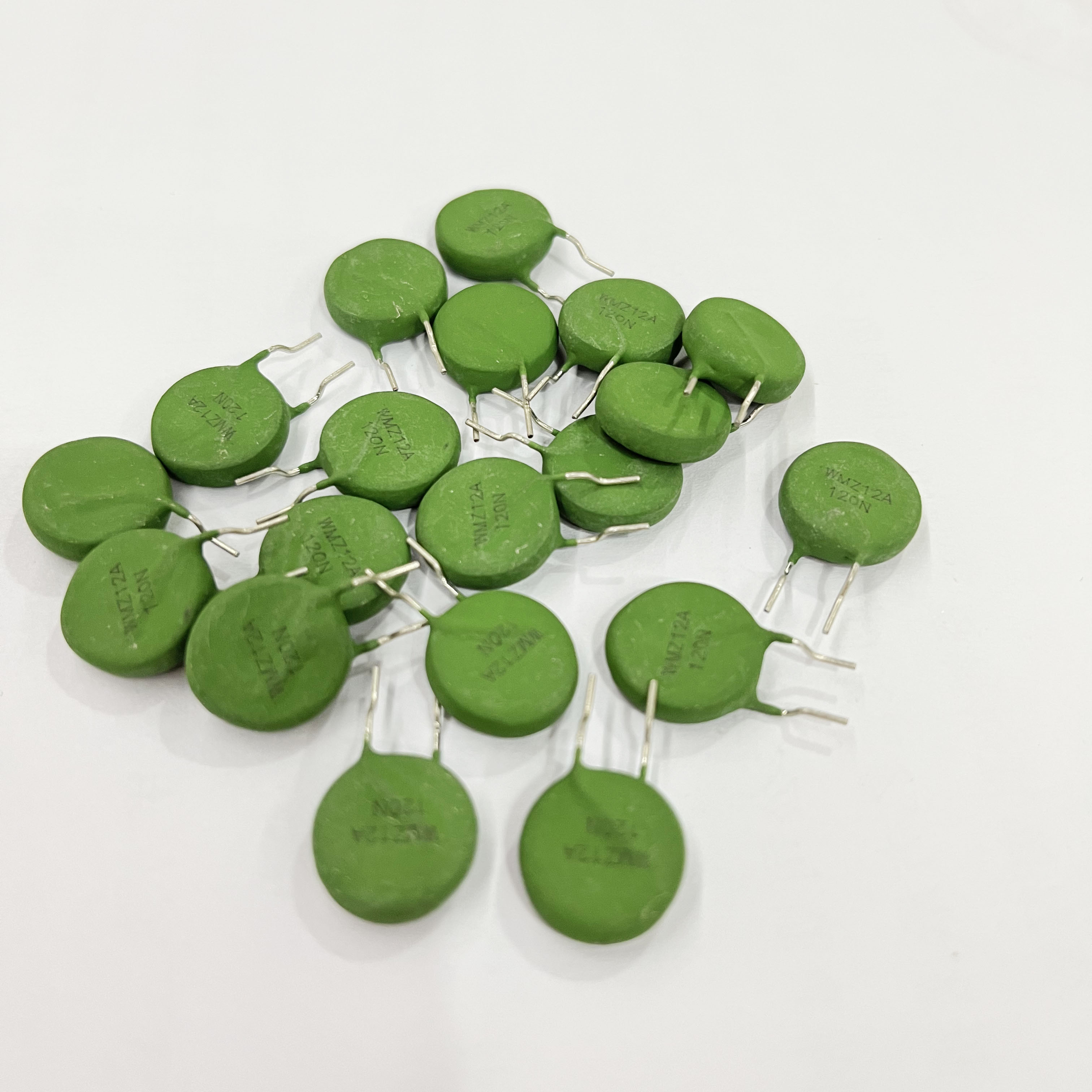 PTC热敏电阻器图片2 PTC热敏电阻器图片2