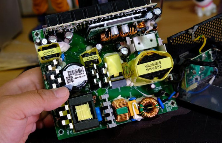 PCB电路板选择安规电容器的三大因素